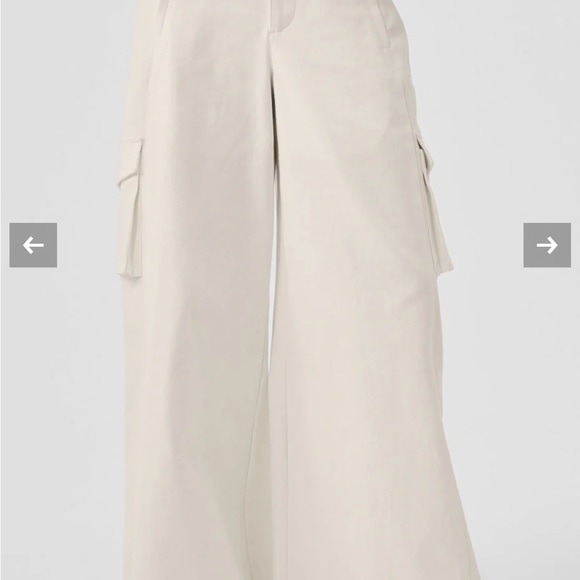 Alo Show Off Women's Ivory Wide-Leg Cargo Pants XS - Picture 1 of 7